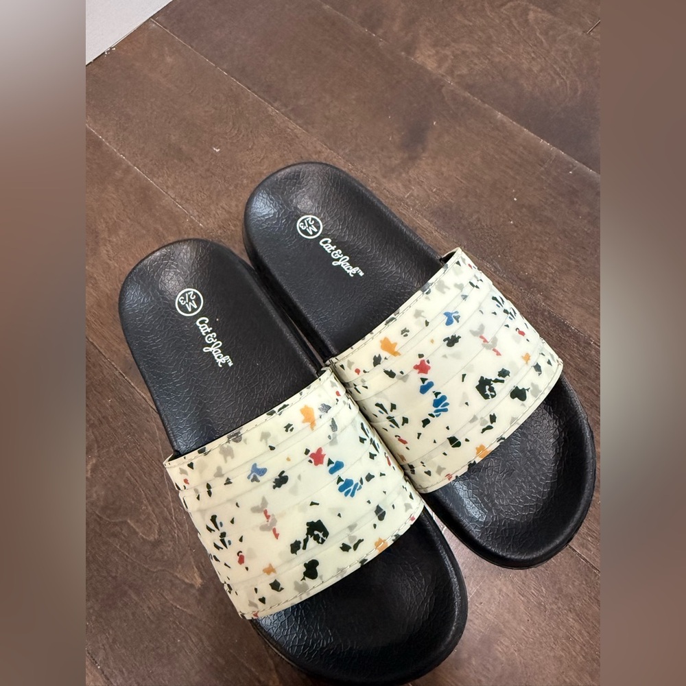 Cat & Jack Kids' Black and Cream Slide Sandals